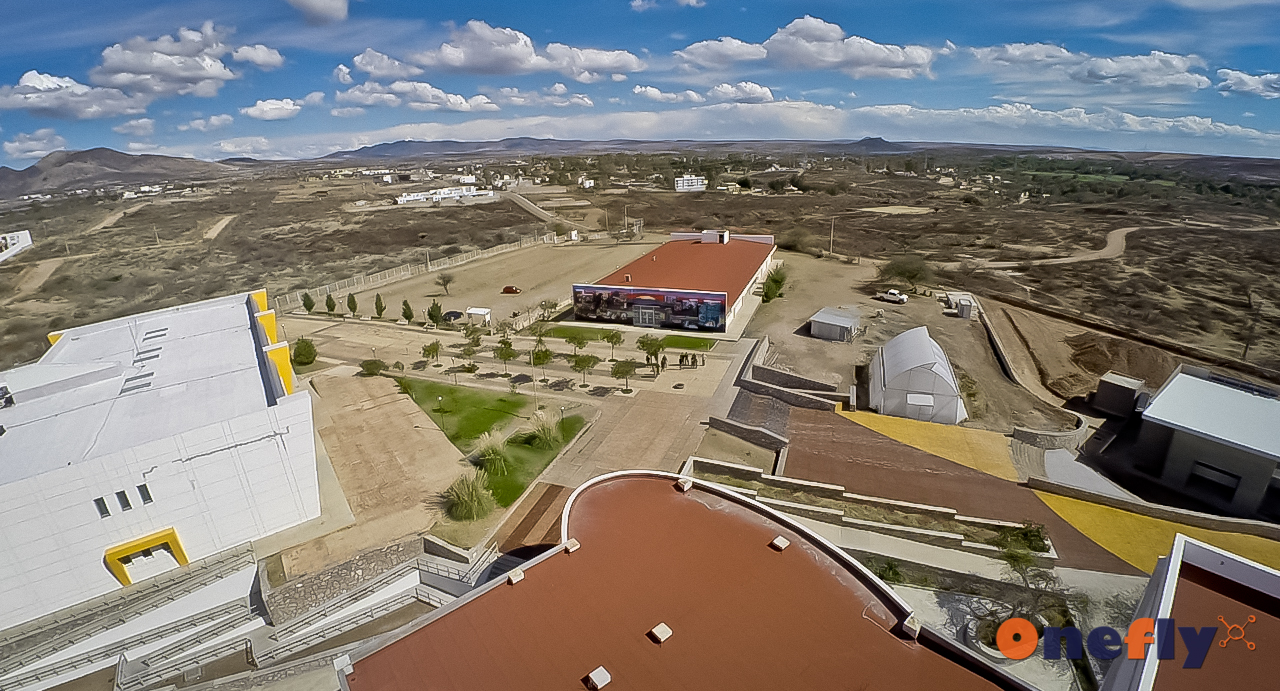 Drone en guanajuato para fotografía aérea, universidad